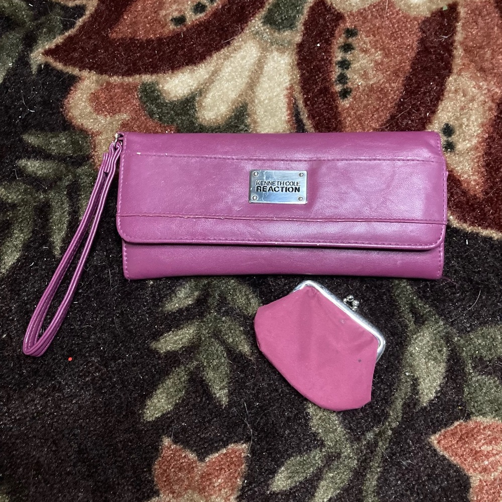 Kenneth Cole reaction purple leather wristlet clutch wallet matching coin purse